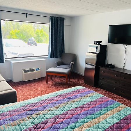 Lively Inn And Suites - Sudbury Naughton Екстериор снимка