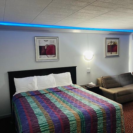 Lively Inn And Suites - Sudbury Naughton Екстериор снимка