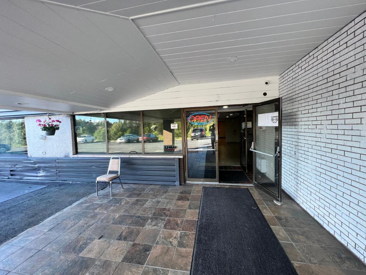 Lively Inn And Suites - Sudbury Naughton Екстериор снимка
