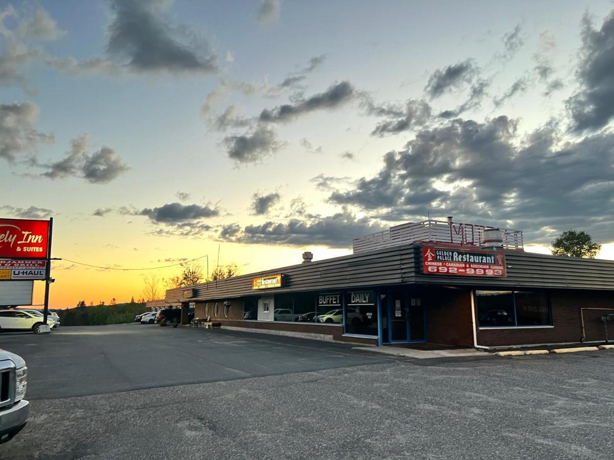 Lively Inn And Suites - Sudbury Naughton Екстериор снимка