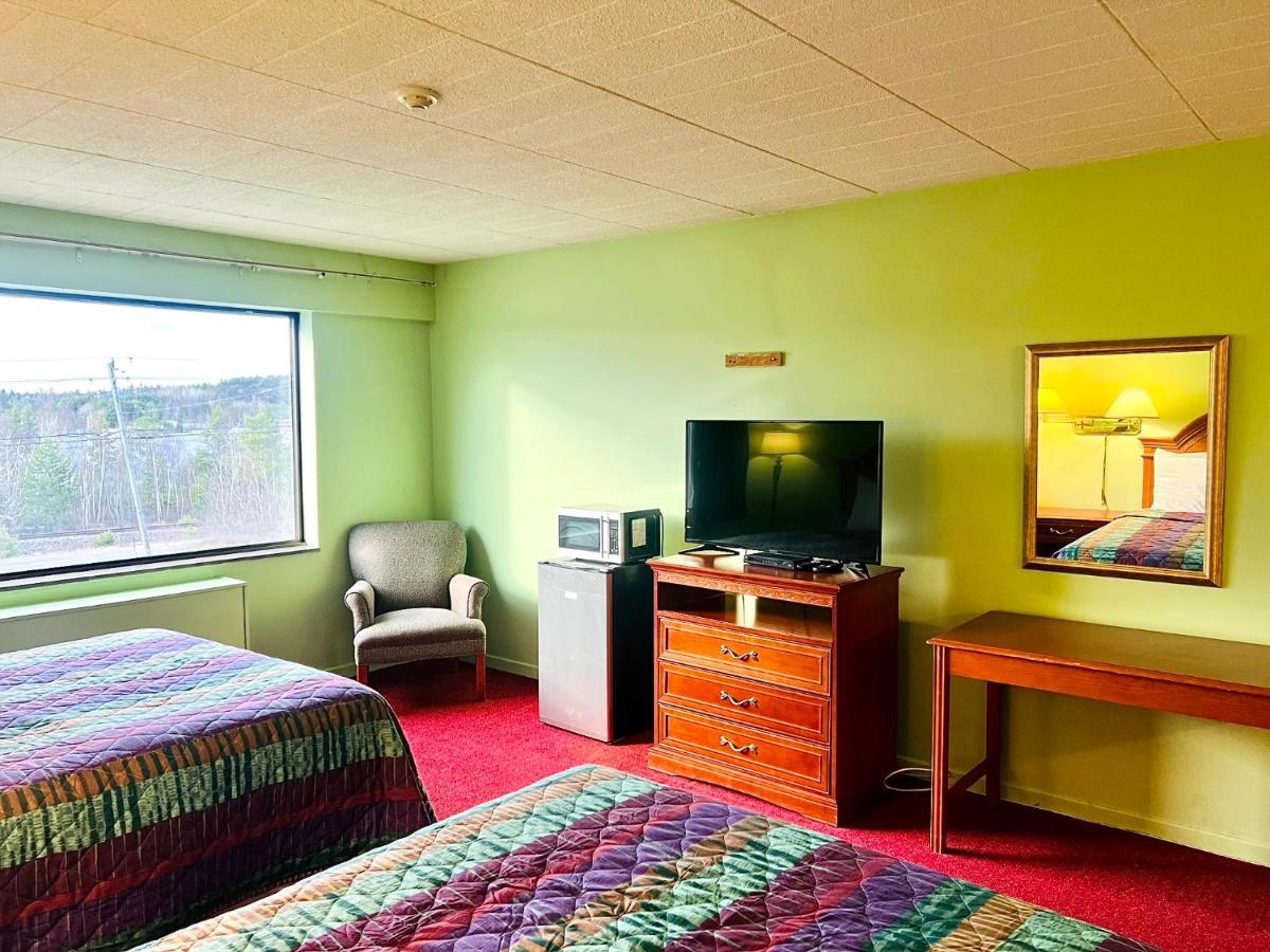 Lively Inn And Suites - Sudbury Naughton Екстериор снимка