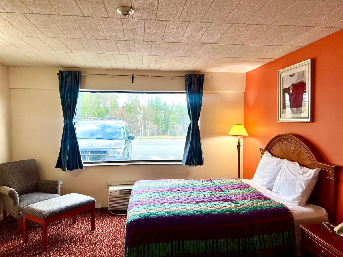 Lively Inn And Suites - Sudbury Naughton Екстериор снимка