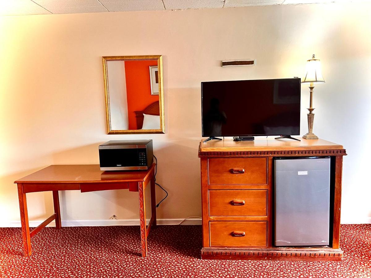 Lively Inn And Suites - Sudbury Naughton Екстериор снимка